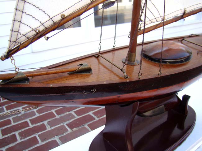 A lovely vintage gaff-rigged Pond Boat — image 3